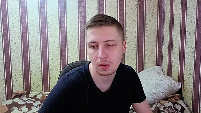 Snapshot of darienlarge chatting on January 8, 2026, 8:16 am darienlarge online show from January 8, 2026, 8:16 am