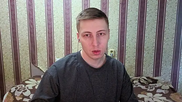 Snapshot of darienlarge chatting on January 18, 2026, 10:08 am darienlarge online show from January 18, 2026, 10:08 am