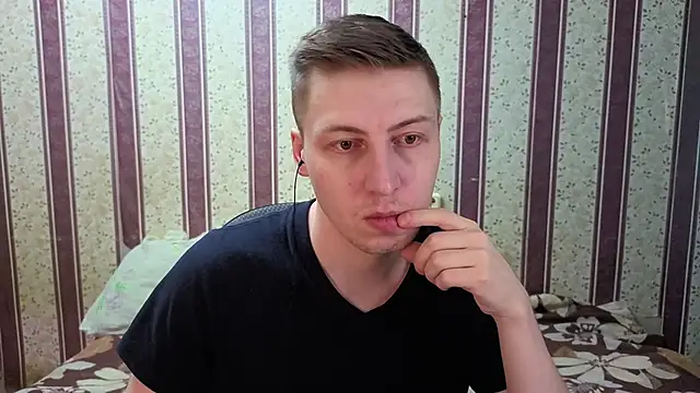 Snapshot of darienlarge chatting on January 19, 2026, 2:48 am darienlarge online show from January 19, 2026, 2:48 am