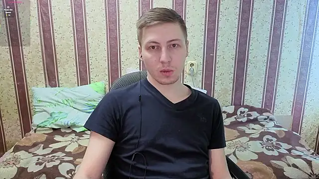 Snapshot of darienlarge chatting on February 3, 2026, 8:08 am darienlarge online show from February 3, 2026, 8:08 am