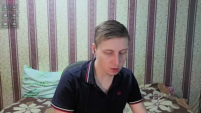 Snapshot of darienlarge chatting on February 9, 2026, 4:00 pm darienlarge online show from February 9, 2026, 4:00 pm