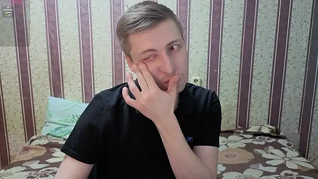 Snapshot of darienlarge chatting on February 11, 2026, 5:07 pm darienlarge online show from February 11, 2026, 5:07 pm