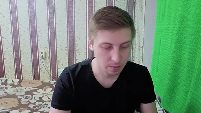 Snapshot of darienlarge chatting on March 10, 2026, 4:56 pm darienlarge online show from March 10, 2026, 4:56 pm