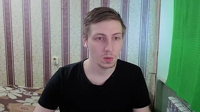 Snapshot of darienlarge chatting on March 27, 2026, 12:16 pm darienlarge online show from March 27, 2026, 12:16 pm