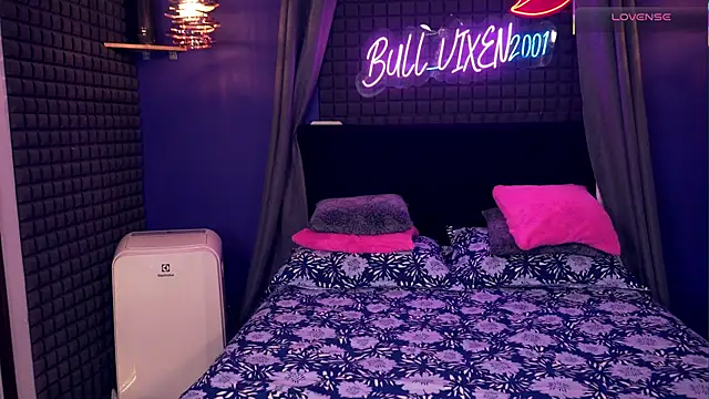 bull vixen2001 online show from November 17, 2025, 10:37 pm