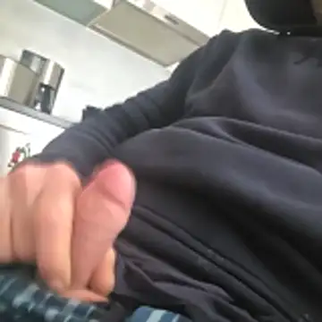 Snapshot of Zauberstab8 chatting on November 9, 2025, 8:34 am Zauberstab8 online show from November 9, 2025, 8:34 am