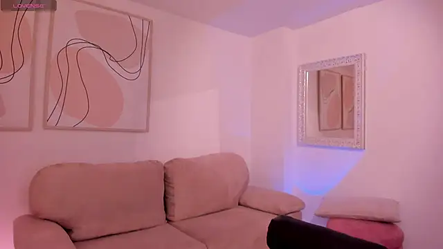 ErikaBenz  online show from October 13, 2025, 1:11 pm