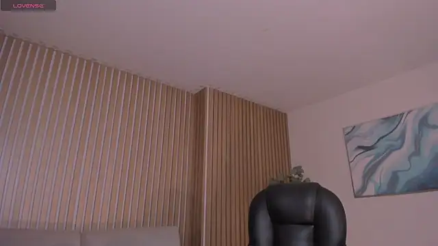 Snapshot of ErikaBenz_ chatting on February 13, 2026, 12:12 pm ErikaBenz online show from February 13, 2026, 12:12 pm