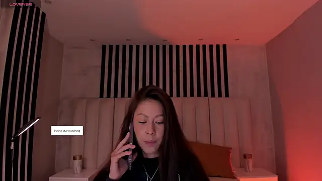 Snapshot of ErikaBenz_ chatting on May 25, 2026, 12:33 pm ErikaBenz online show from May 25, 2026, 12:33 pm