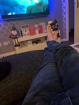 Snapshot of Furdale chatting on December 27, 2024, 12:18 am Furdale online show from December 27, 2024, 12:18 am