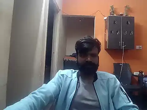 Snapshot of Indiaguy4u chatting on December 4, 2024, 2:04 pm Indiaguy4u online show from December 4, 2024, 2:04 pm