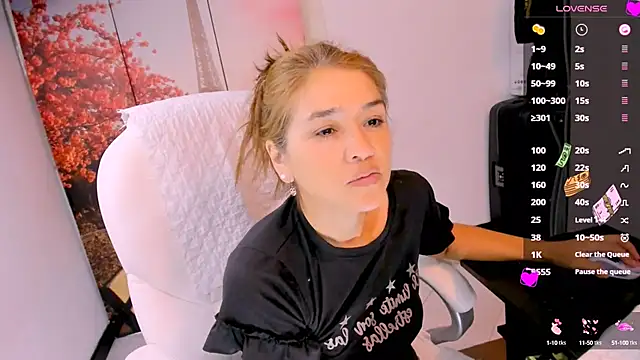 Salomesweet69 online show from February 3, 2025, 9:18 pm