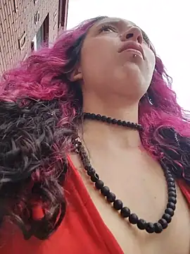  Laary online show from November 5, 2025, 7:36 pm