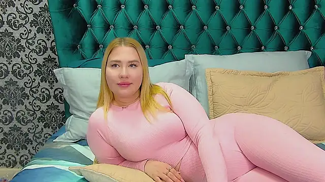 LunaHouston online show from March 20, 2025, 7:14 pm