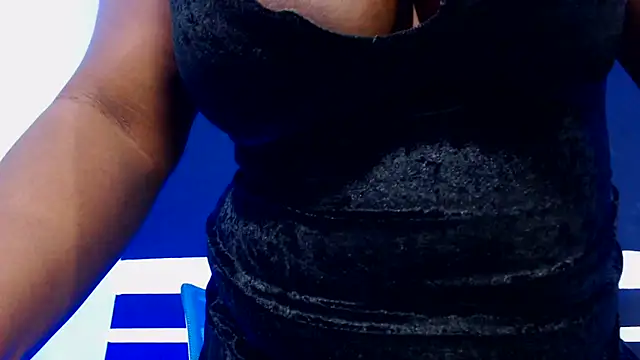 Snapshot of YeminaLeman chatting on February 20, 2026, 1:33 pm YeminaLeman online show from February 20, 2026, 1:33 pm