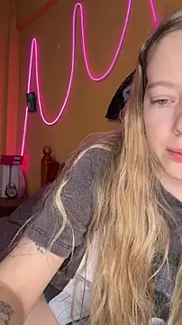 Snapshot of -veranito- chatting on May 7, 2026, 3:01 am -veranito- online show from May 7, 2026, 3:01 am