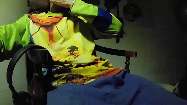 Snapshot of crazylatinguyy chatting on November 19, 2025, 3:39 am crazylatinguyy online show from November 19, 2025, 3:39 am