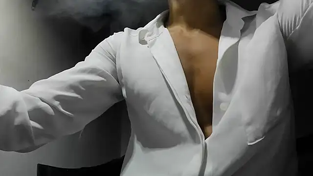 Snapshot of crazylatinguyy chatting on November 29, 2025, 8:17 am crazylatinguyy online show from November 29, 2025, 8:17 am