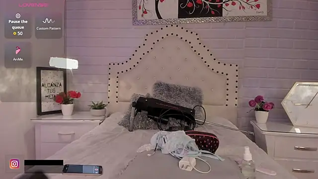 Snapshot of _Eurekaa_ chatting on September 28, 2025, 3:23 am Eurekaa online show from September 28, 2025, 3:23 am