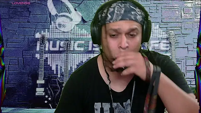 chino roz online show from February 13, 2025, 2:52 pm