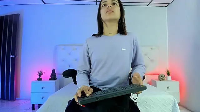 Snapshot of Aron_cruz chatting on October 18, 2025, 1:12 pm Aron cruz online show from October 18, 2025, 1:12 pm