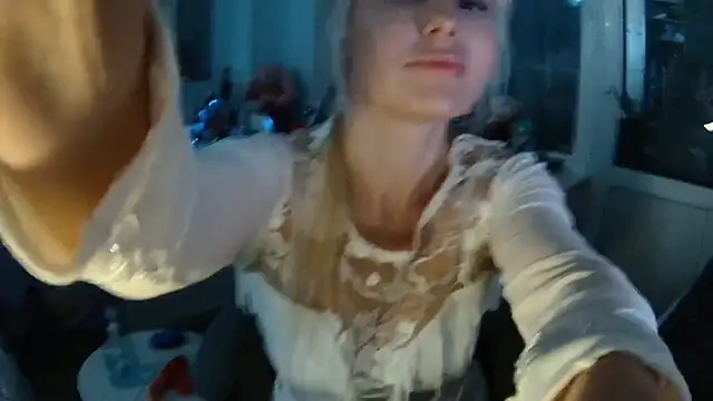 Snapshot of GlamSquirt chatting on October 20, 2025, 6:30 pm GlamSquirt online show from October 20, 2025, 6:30 pm