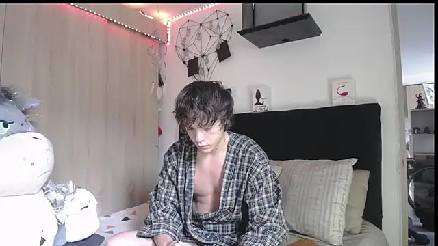 Snapshot of Santiago_kiler chatting on April 16, 2026, 1:12 pm Santiago kiler online show from April 16, 2026, 1:12 pm