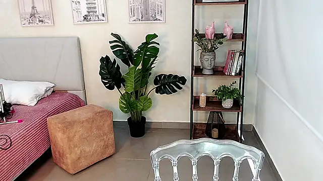 Sassy--Girl online show from February 19, 2025, 6:10 pm