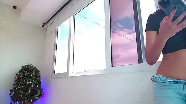 Sassy--Girl online show from November 27, 2025, 6:10 pm