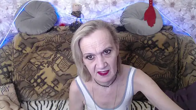 Snapshot of MissBekker chatting on January 11, 2025, 8:43 pm MissBekker online show from January 11, 2025, 8:43 pm