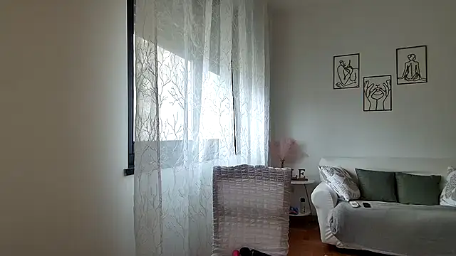 Snapshot of Daleliana chatting on April 2, 2026, 9:07 am Daleliana online show from April 2, 2026, 9:07 am