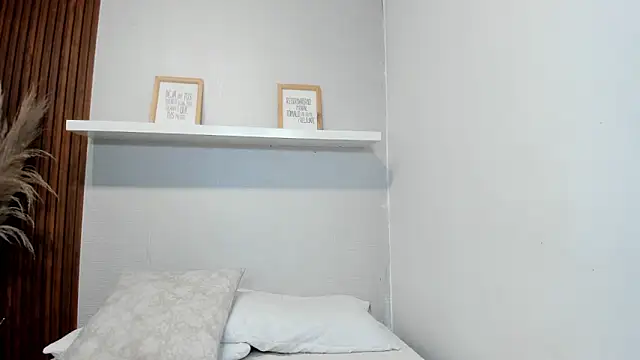 Snapshot of LANA-JONNES chatting on January 19, 2026, 4:16 am LANA-JONNES online show from January 19, 2026, 4:16 am