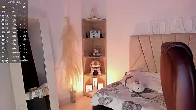  Niah  online show from February 6, 2025, 8:13 pm