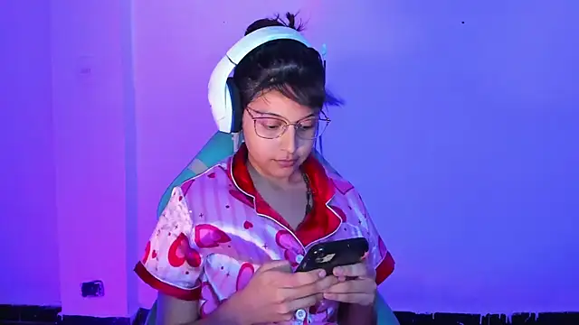 Snapshot of Little_Lisy chatting on October 31, 2025, 4:13 am Little Lisy online show from October 31, 2025, 4:13 am