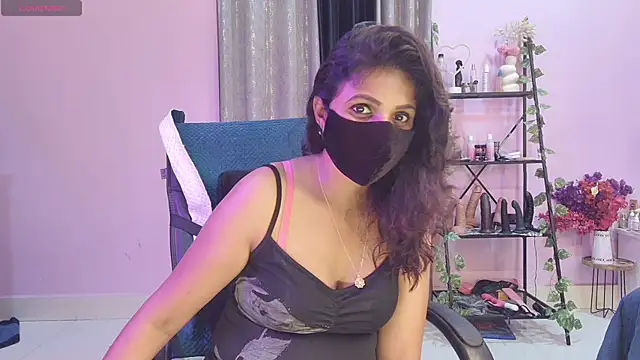 Snapshot of Naughty_nightz chatting on October 23, 2025, 3:44 pm Naughty nightz online show from October 23, 2025, 3:44 pm