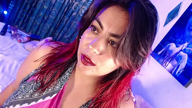 Snapshot of gatuwildhott chatting on January 16, 2026, 6:12 pm gatuwildhott online show from January 16, 2026, 6:12 pm