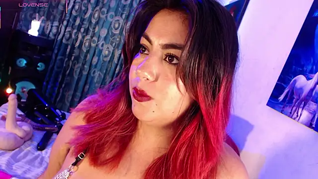 Snapshot of gatuwildhott chatting on January 18, 2026, 6:12 pm gatuwildhott online show from January 18, 2026, 6:12 pm