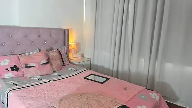 Snapshot of destinysweet21 chatting on February 25, 2026, 3:10 pm destinysweet21 online show from February 25, 2026, 3:10 pm