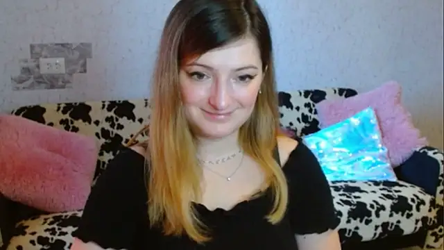 Snapshot of Arielsssplash chatting on November 4, 2025, 8:02 am Arielsssplash online show from November 4, 2025, 8:02 am