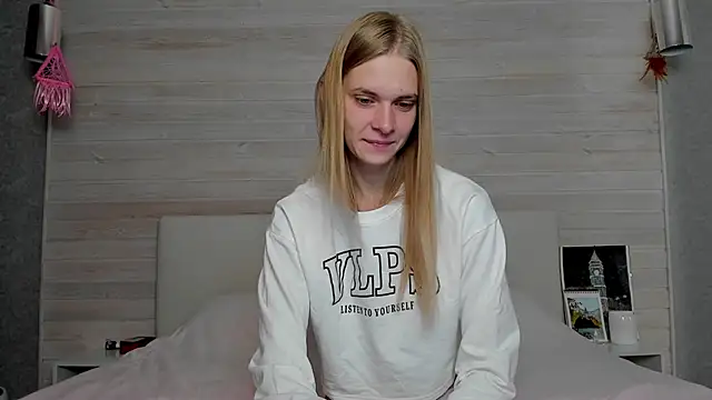 molly hunt  online show from October 22, 2025, 4:02 am