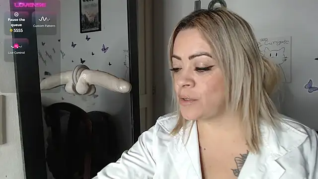 LIila28six online show from January 23, 2025, 11:47 pm