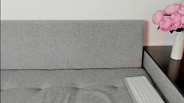 miss emily  online show from October 18, 2025, 11:05 pm