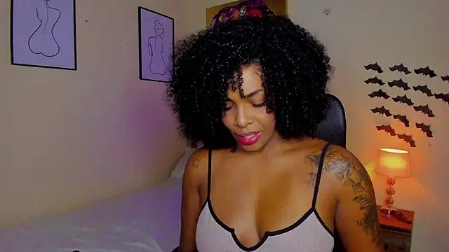 Snapshot of AitanaBrown_ chatting on October 30, 2025, 9:37 pm AitanaBrown online show from October 30, 2025, 9:37 pm