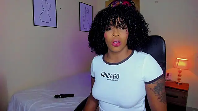 Snapshot of AitanaBrown_ chatting on November 25, 2025, 9:26 pm AitanaBrown online show from November 25, 2025, 9:26 pm