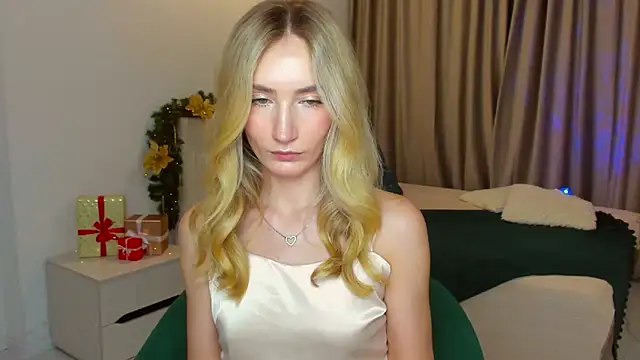 Snapshot of bella__rose chatting on December 18, 2024, 1:12 pm bella rose online show from December 18, 2024, 1:12 pm
