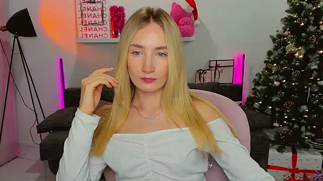 Snapshot of bella__rose chatting on December 22, 2024, 12:27 pm bella rose online show from December 22, 2024, 12:27 pm