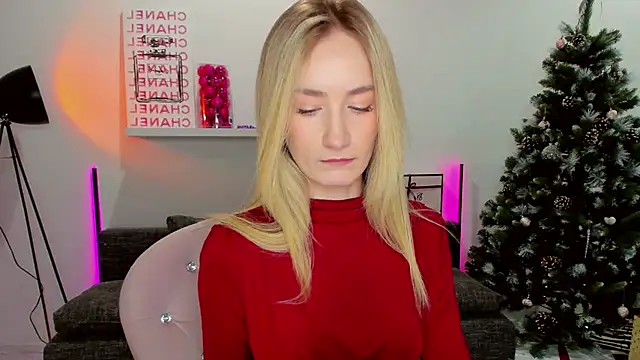 Snapshot of bella__rose chatting on December 25, 2024, 6:09 am bella rose online show from December 25, 2024, 6:09 am