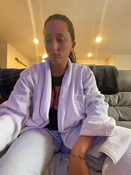 Snapshot of triple34D chatting on October 24, 2025, 5:31 pm triple34D online show from October 24, 2025, 5:31 pm