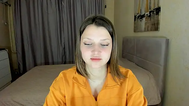 SoniNesti online show from October 18, 2025, 3:13 pm