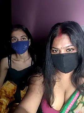 Snapshot of cutee__crazy chatting on November 26, 2025, 1:34 pm cutee crazy online show from November 26, 2025, 1:34 pm